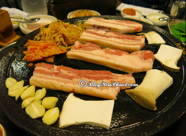 Kinh nghiệm vui chơi, ăn uống khi đi du lịch đảo Jeju: Khám phá ẩm thực đảo Jejui với món thịt heo đeni 