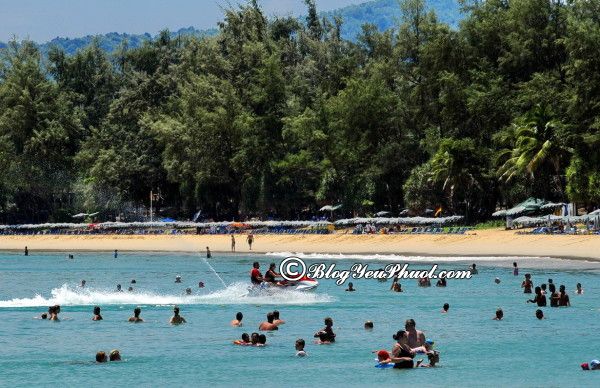 Những bãi biển đẹp và nổi tiếng ở phuket: Bãi tắm nào ở Phuket đông đúc, nhộn nhịp nhất?